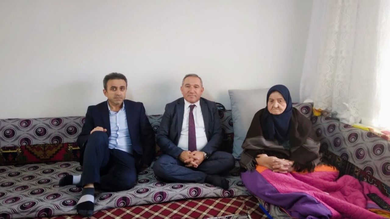 Kadışehri İlçe Milli Eğitim Müdürü'nden Dünya Yaşlılar Günü ziyareti