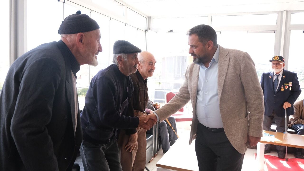 Ekinci’den huzurevlerine ziyaret