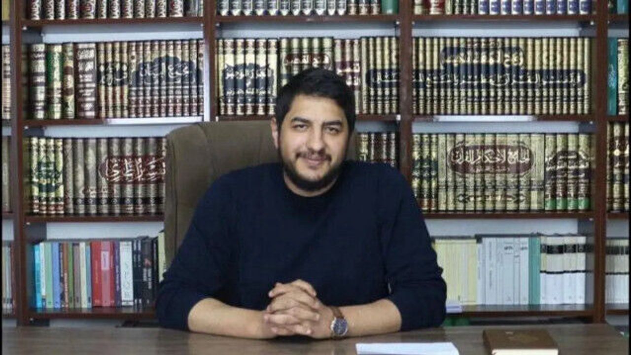 Altay Cem Meriç kimdir?  Altay Cem Meriç'in hayatı, kaç yaşında, nereli, felsefi düşünceleri neler, ne iş yapıyor?
