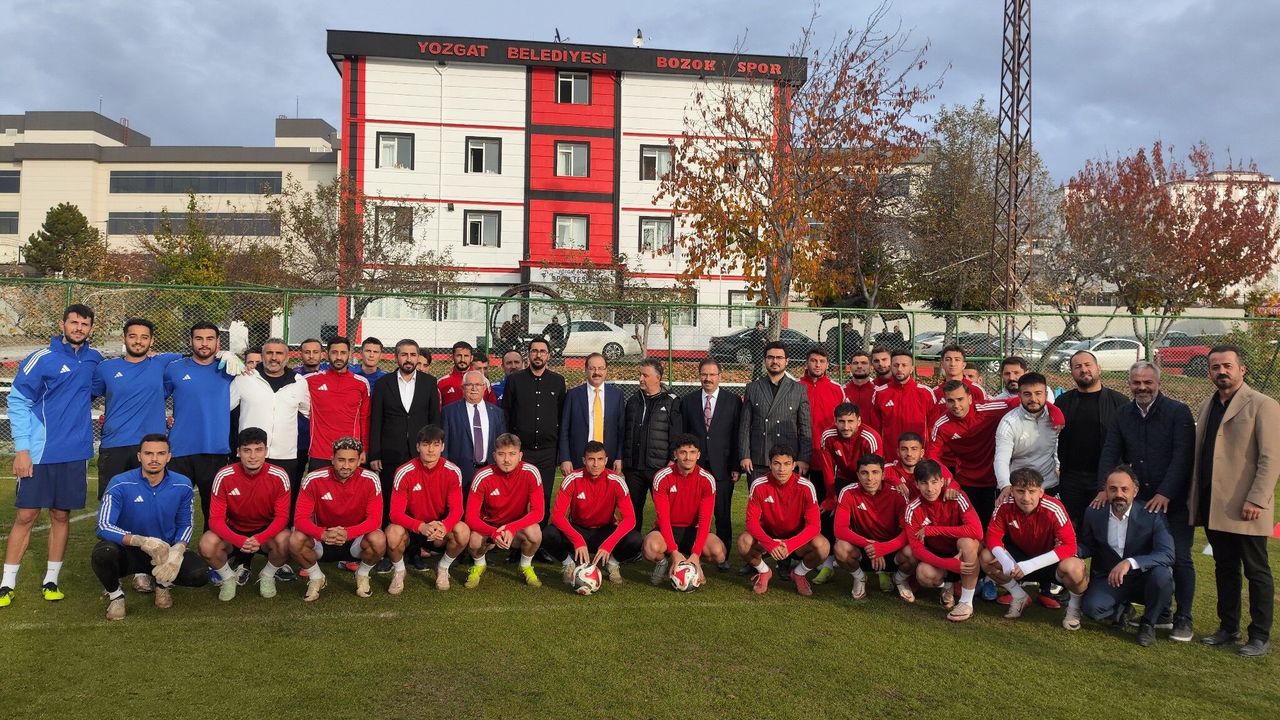 Milletvekili Akgül’den Bozokspor’a ziyaret