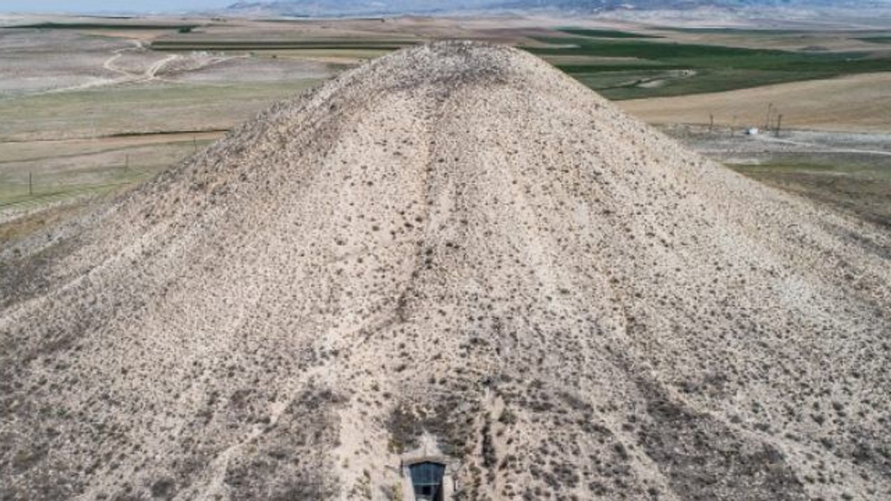 4 bin yıllık gizemli piramitler: Yozgat’a 300 km mesafede