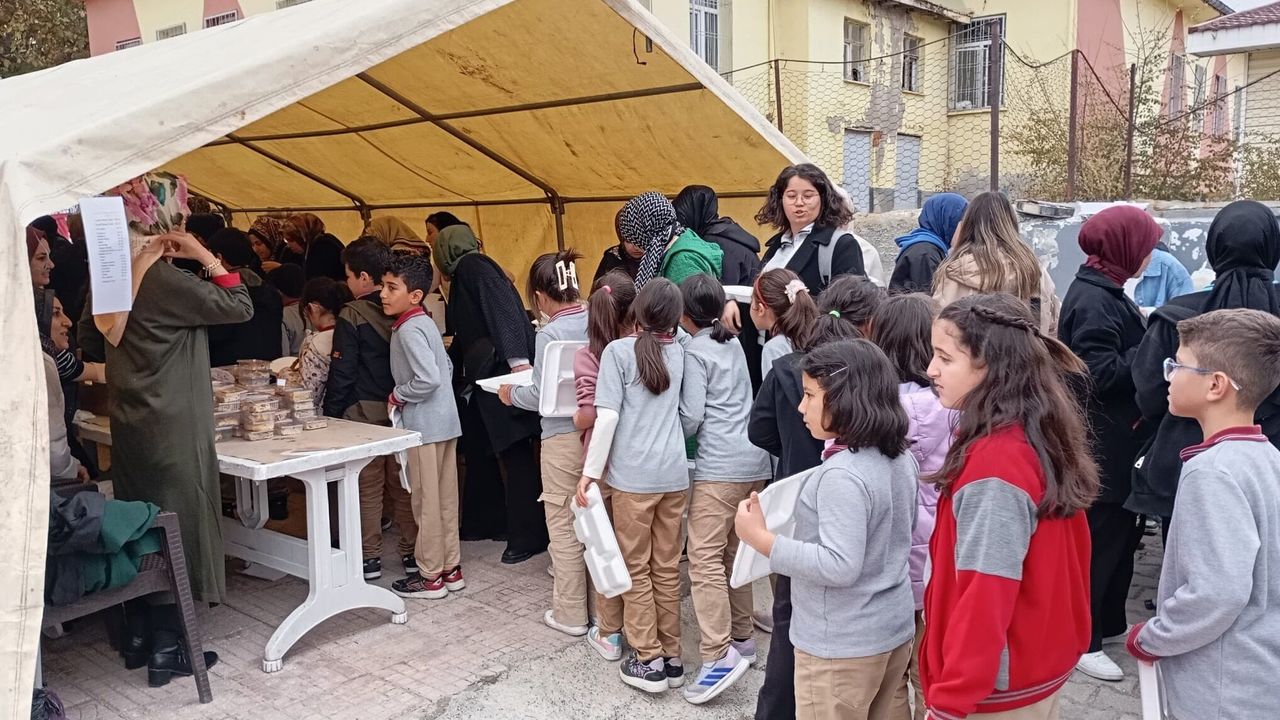 Yozgat'ta öğrencilerden Gazze’ye destek