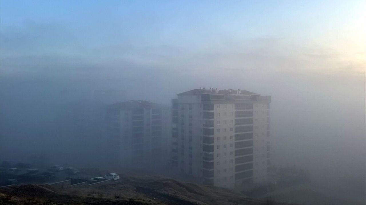 Yozgat’ın geçiş güzergahında sis etkili oldu