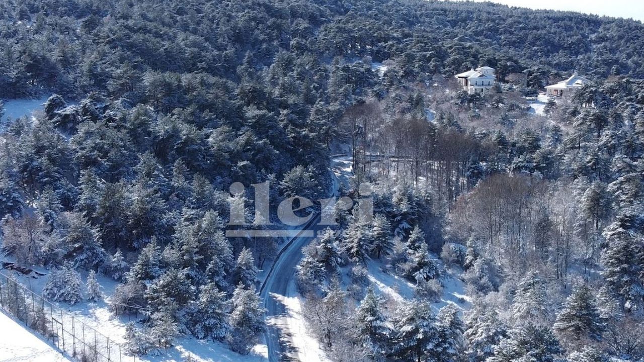 Yozgat'ta kar yağışı beyaza bürüdü