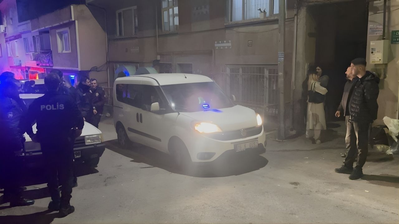 Eve yapılan baskında dev cephanelik ele geçirildi!