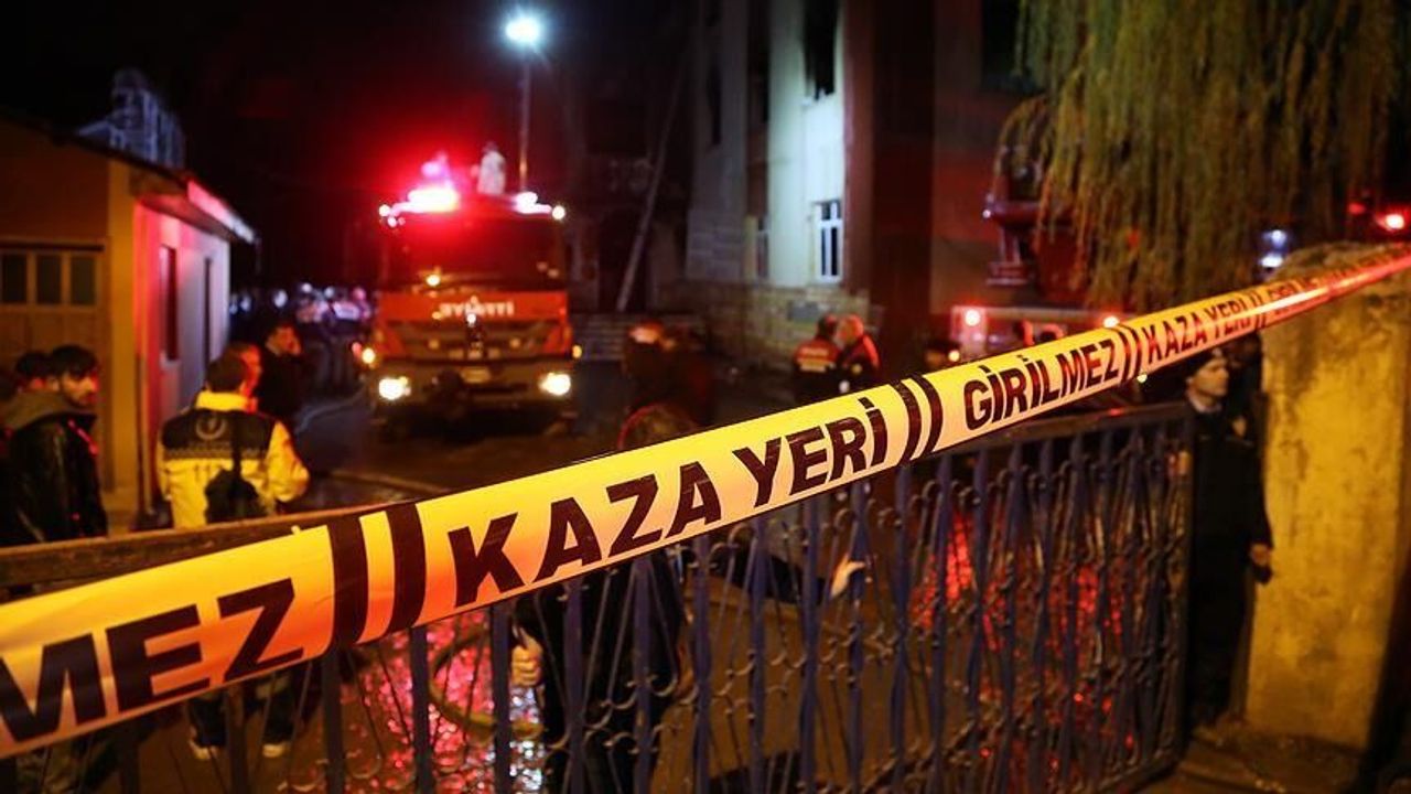 Araç sürücüsü kontrolünü kaybetti: 1 ölü 3 yaralı!