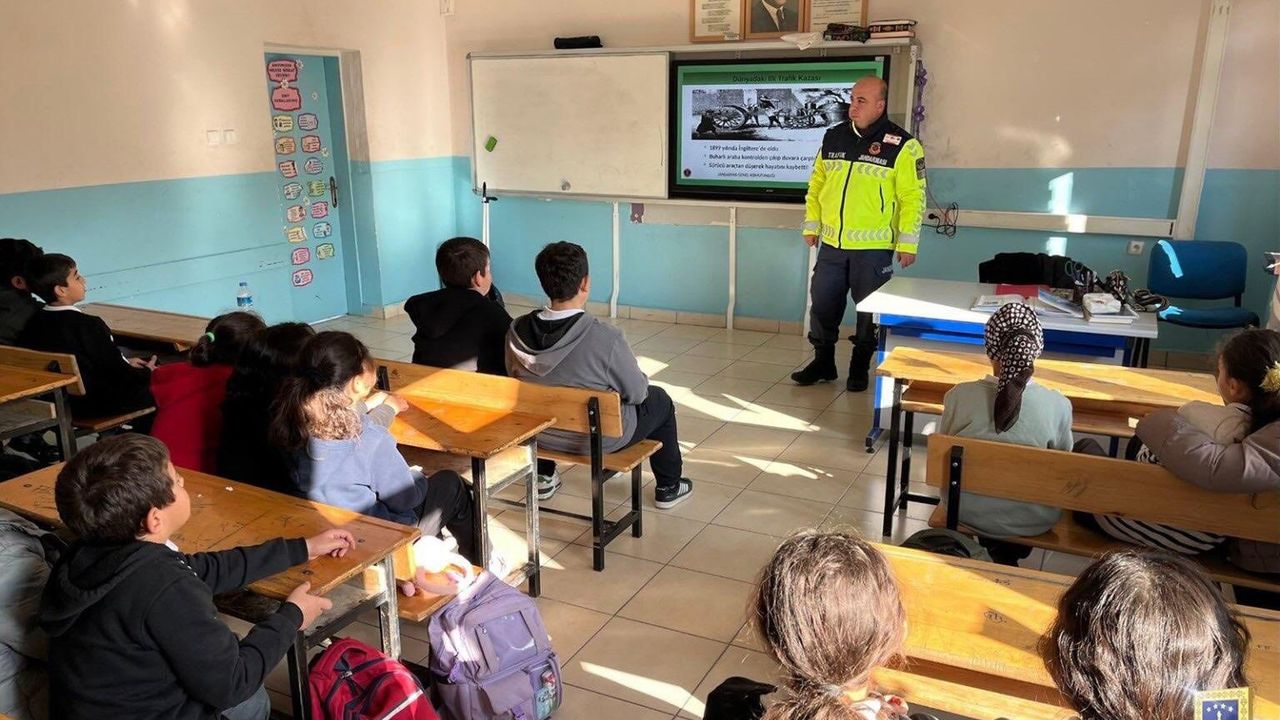 Çocuklara trafik ve asayiş bilinci aşılandı