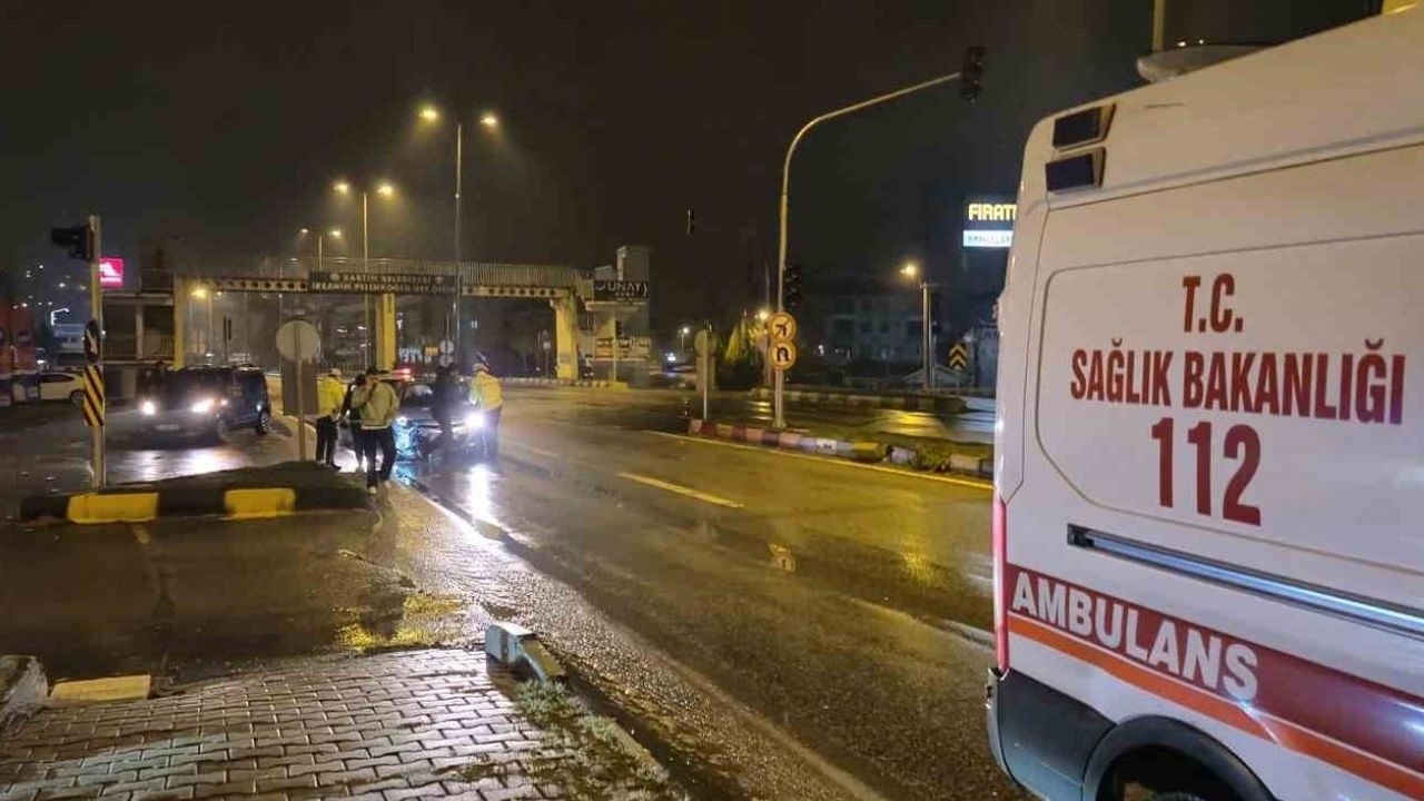 Bir dakikada 3 feci ayrı kaza