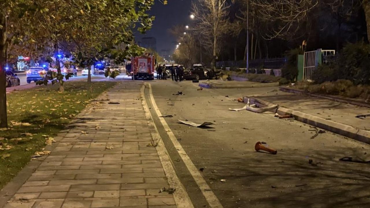 Kaldırıma çarptı 200 metre savruldu: 1 ölü, 1 ağır yaralı