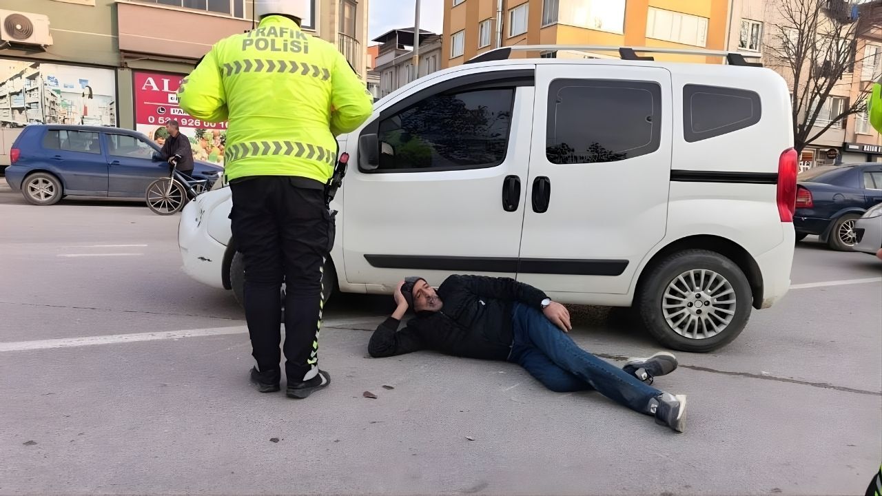 Bacak ağrısı için hastaneye gitti dönerken kaza geçirdi