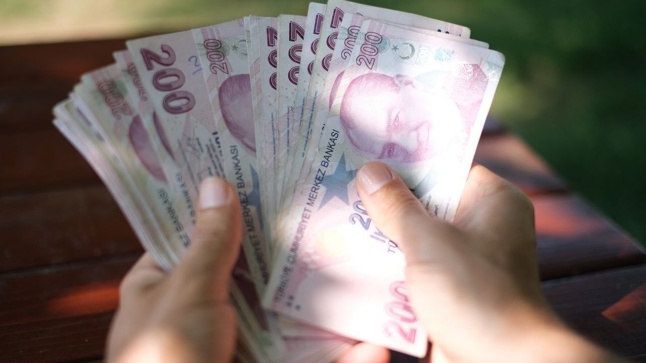 Asgari ücret 28 bin 75 lira oldu: Siyaset dünyasından tepkiler geldi