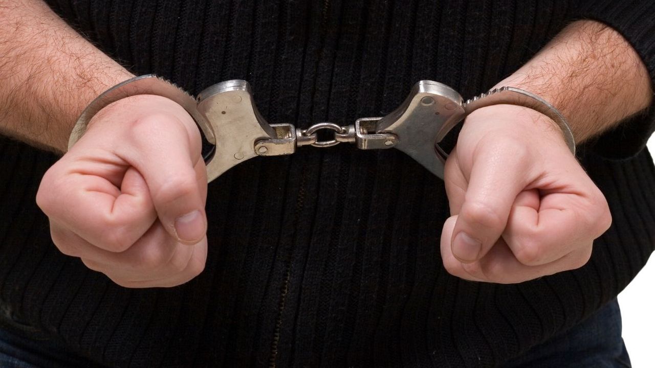 Okul davasında karar: Okul müdürünü vuran öğrenci ile babası tutuklandı