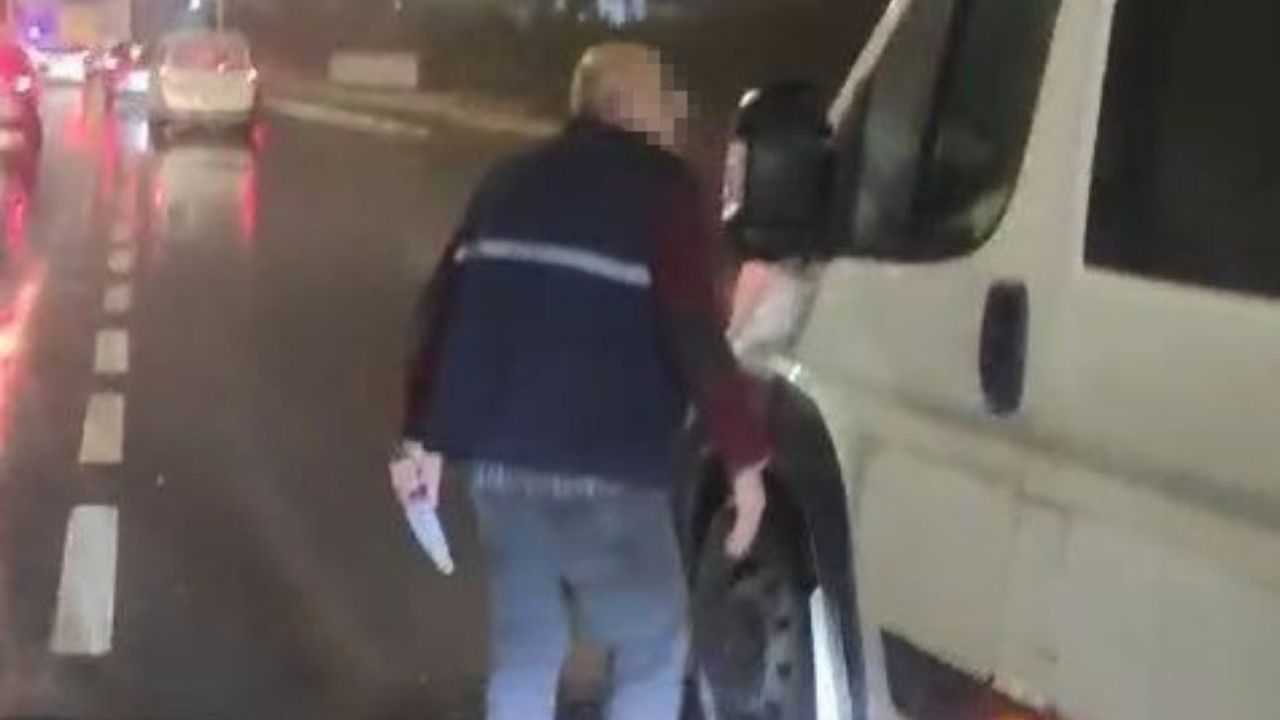 Trafikte bıçaklı gerginlik