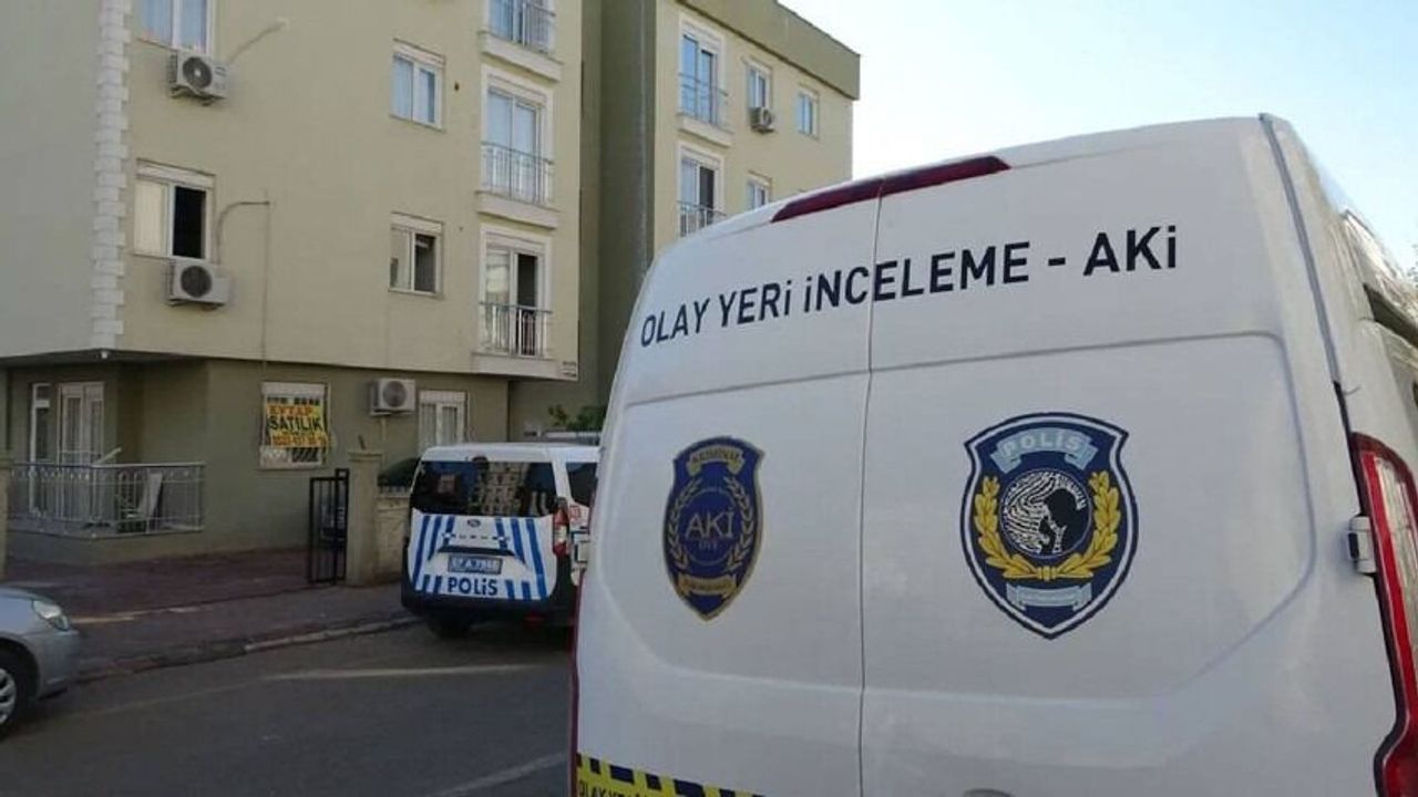 Bir kişi evinin banyosunda ölü bulundu