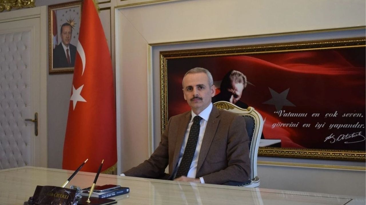 Ardahan Valisi Mehmet Fatih Çiçekli kimdir? Nereli, kaç yaşında? Eşi kimdir? Çocukları kimdir?