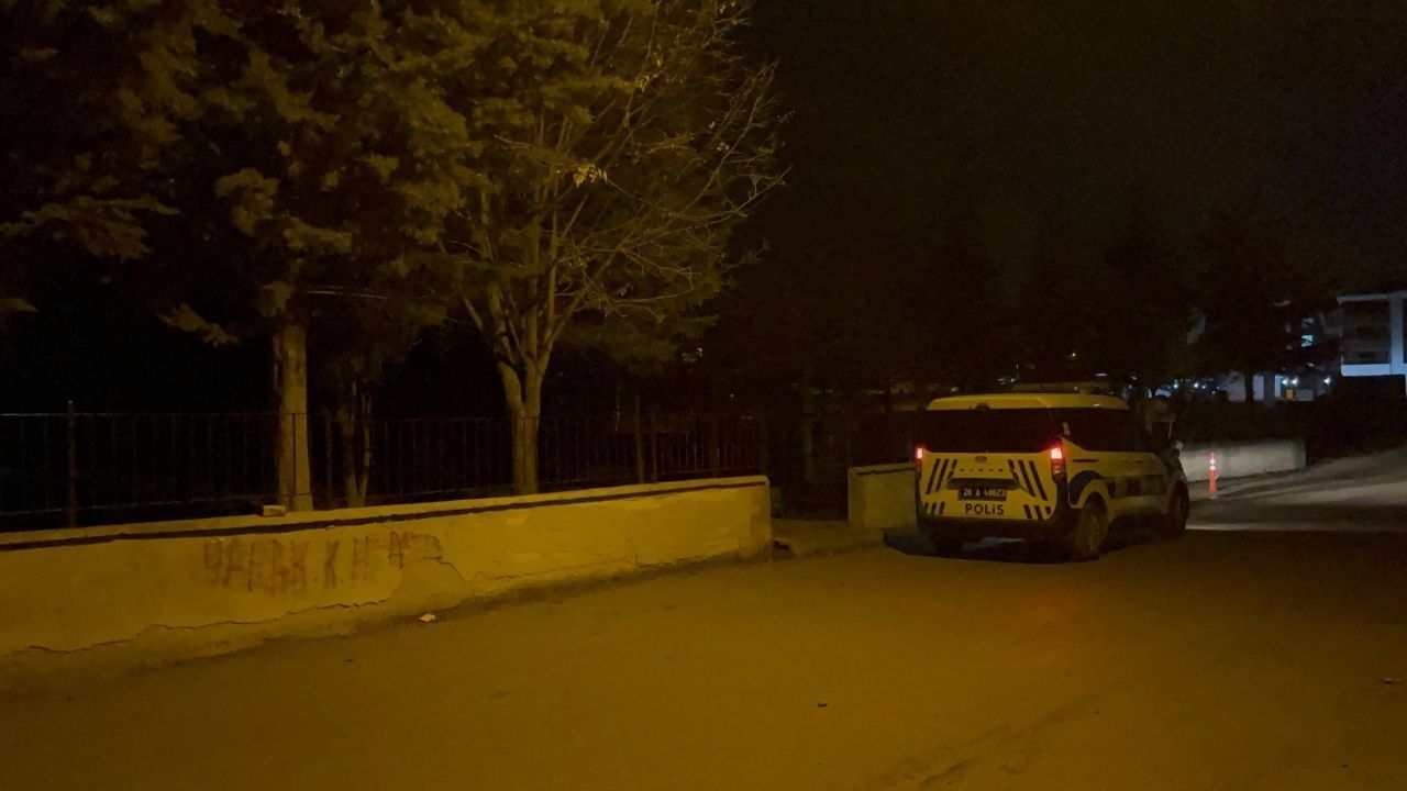 Babayı darbedip oğlunu bıçaklayan 3 şahıs tutuklandı