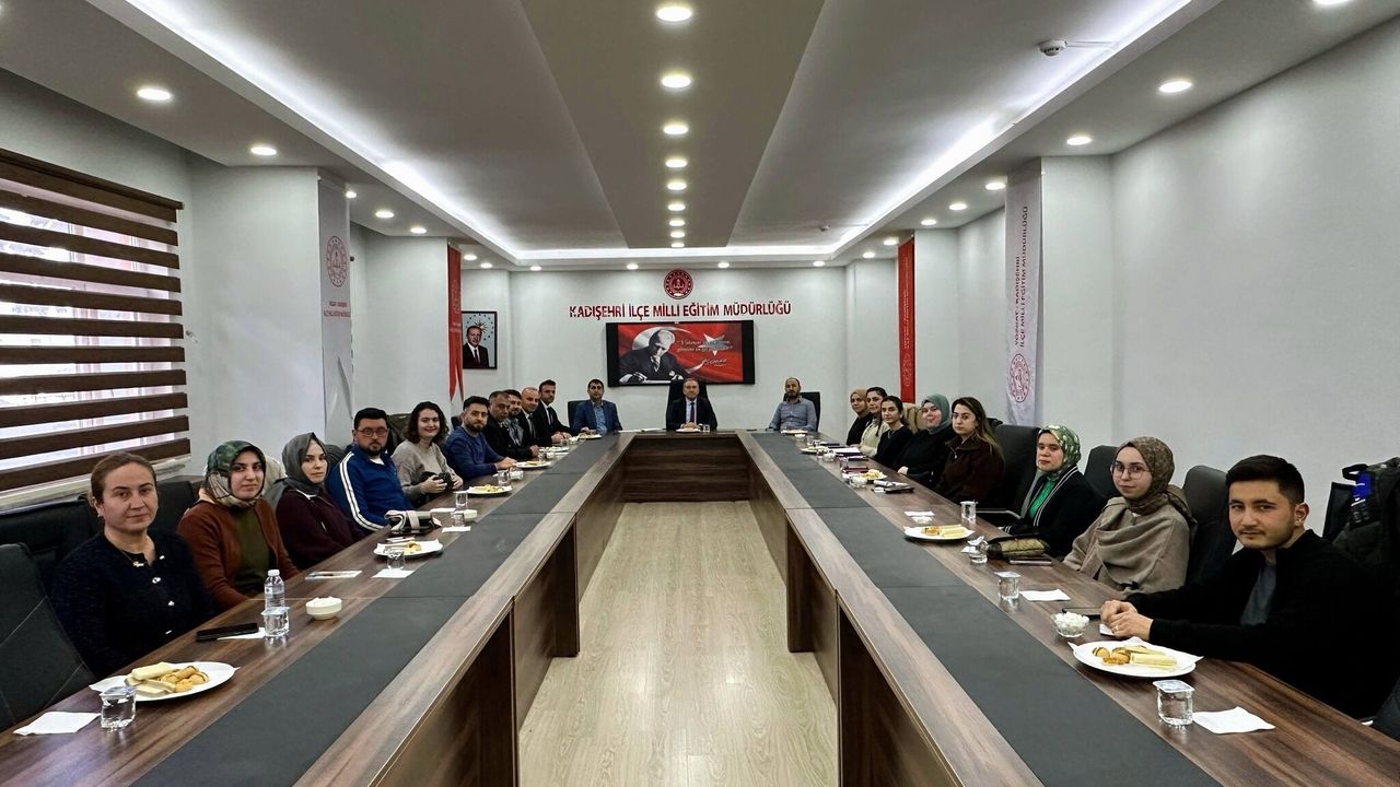 Kadışehri’nde öğretmenlerle eğitim toplantısı