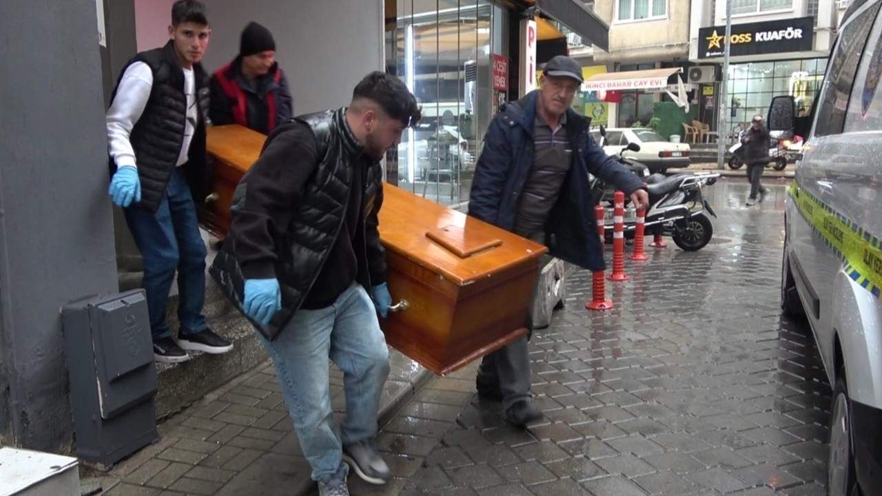 Yalnız yaşayan yaşlı kadın evinde ölü halde bulundu
