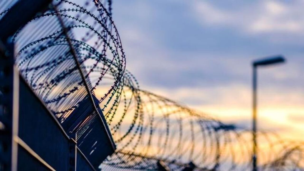 Cezaevinde infaz koruma memurlarına saldırı