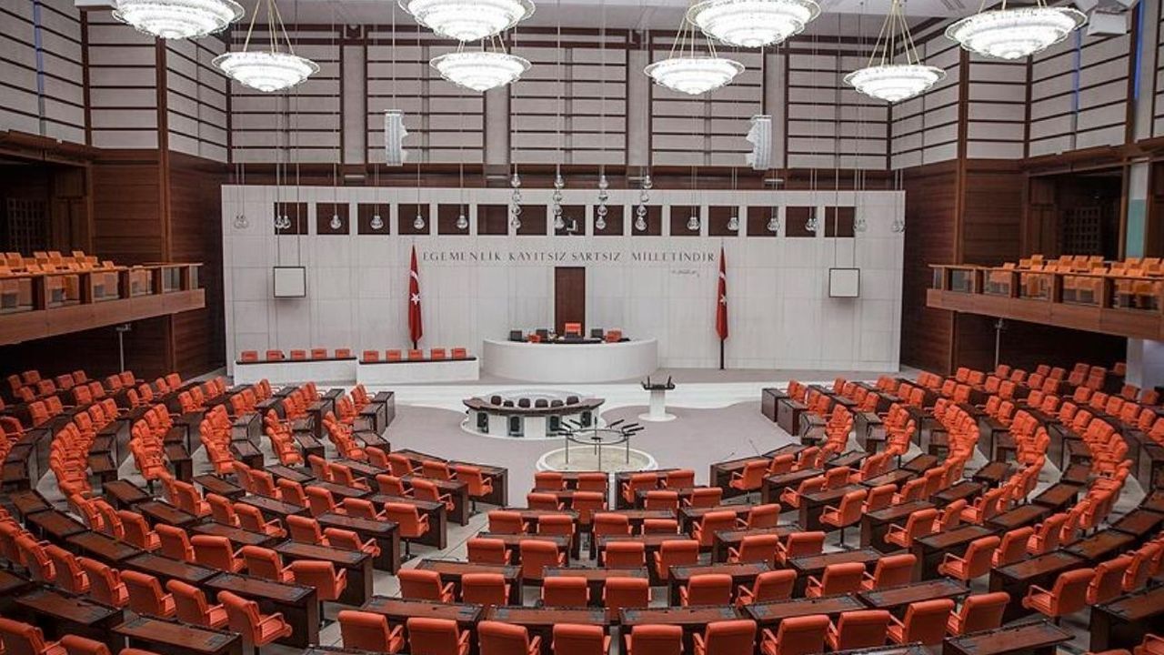 Meclis önerilerine sunuldu: Çocuk hattı geliyor