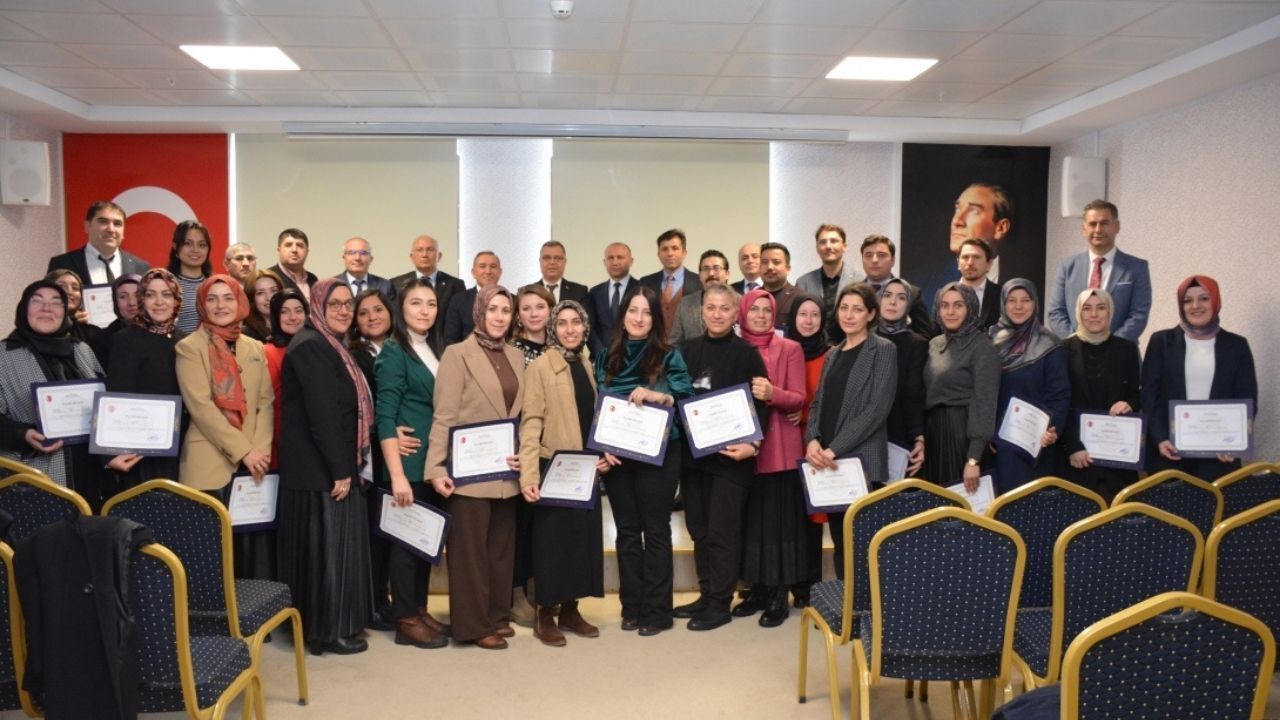 Yozgat’ta öğretmenlere teşekkür ve ödül töreni