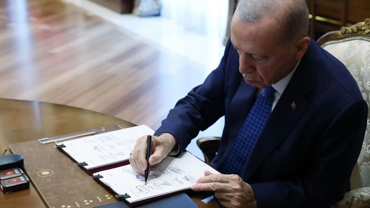 Hacı Ali Özel kimdir? Dışişleri Bakanı Hakan Fidan’ın yardımcılığına getirilen Hacı Ali Özel hangi görevlerde bulundu?