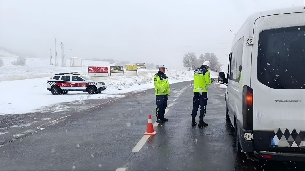 Akdağmadeni İlçe Jandarmalığı  denetimlerini sürdürüyor