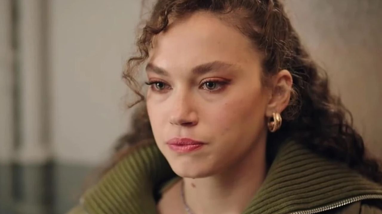 Melisa Şenolsun kimdir? Melisa Şenolsun nereli, kaç yaşında, hangi takımlı, boyu, kilosu, burcu?