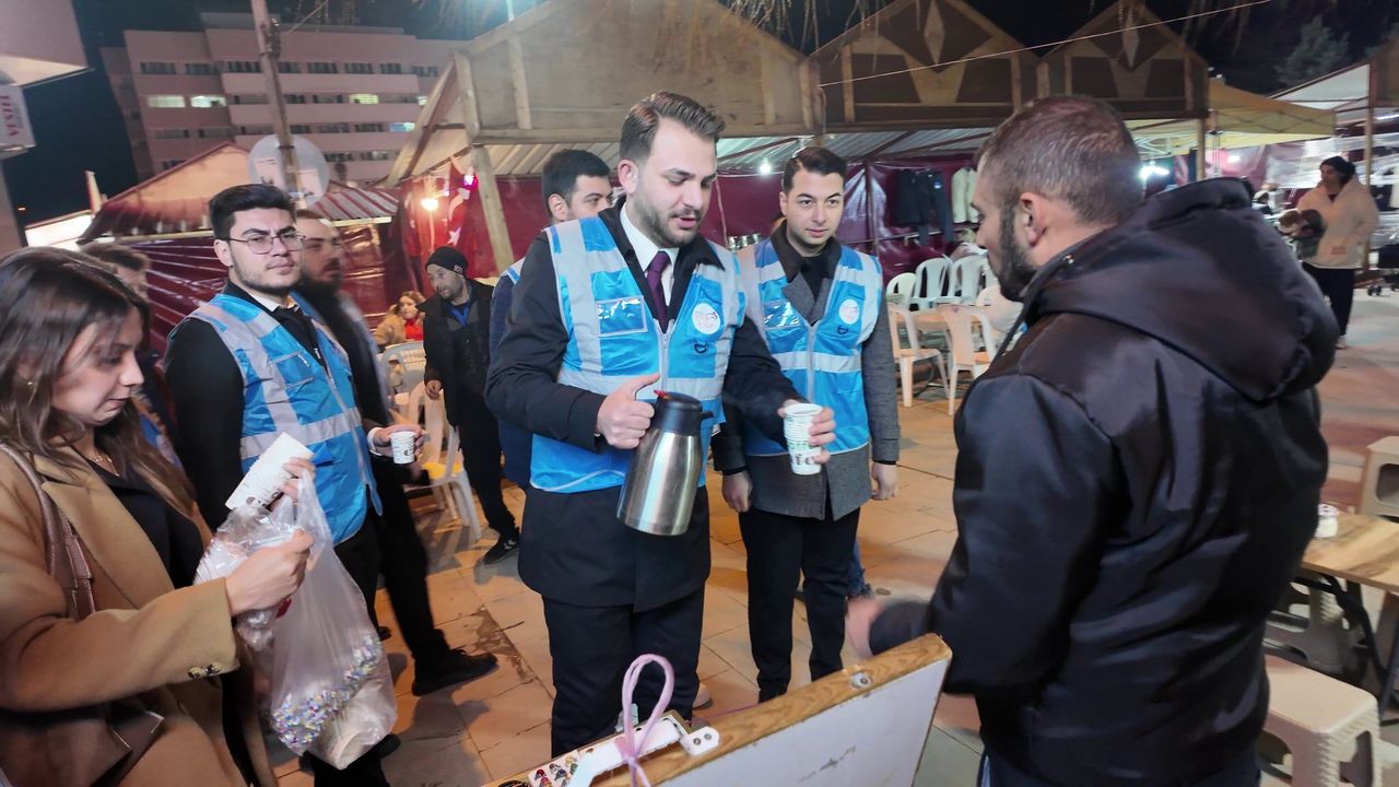 Gençlik Kollarından çay bizden, sohbet sizden etkinliği