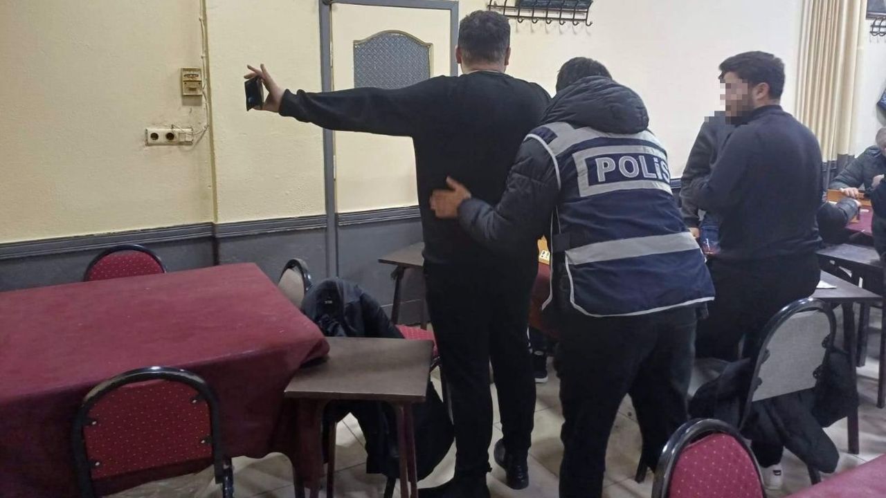 Sorgun’da okul ve yurt çevresinde 107 kişi denetlendi