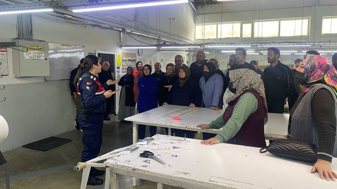Yozgat Jandarması sahada: Oltalama ve dolandırıcılığa karşı bilgilendirme yapıldı