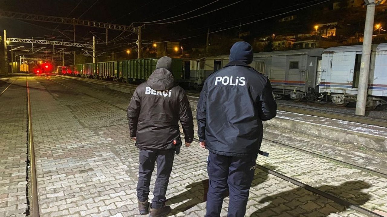 Şefaatli’de gece yarısı ŞOK uygulama: 36 araç ve 51 kişi kontrol edildi