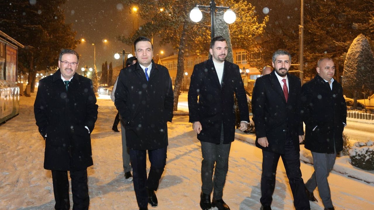 Başkan İbiş'in ziyareti Lise Caddesi yürüyüşüyle son buldu
