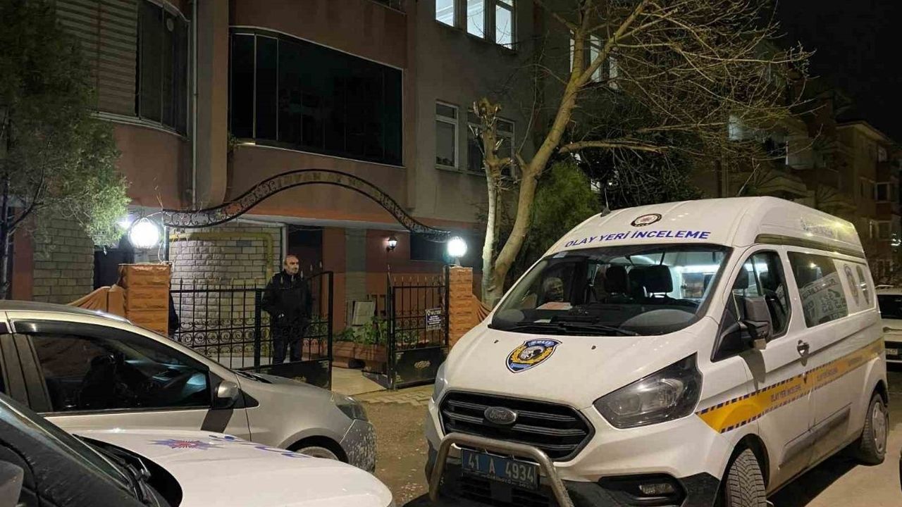 Evde talihsiz olay: Annesine yemek hazırlarken yaşamını yitirdi