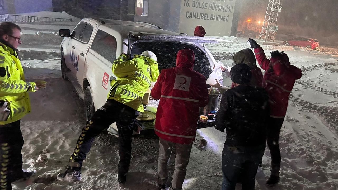 Tokat’ta kar yağışı ulaşımı olumsuz etkiledi