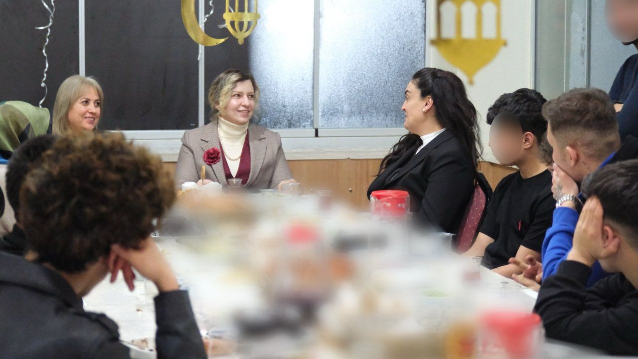Yozgat'ta çocuk evleri sitesinde iftar