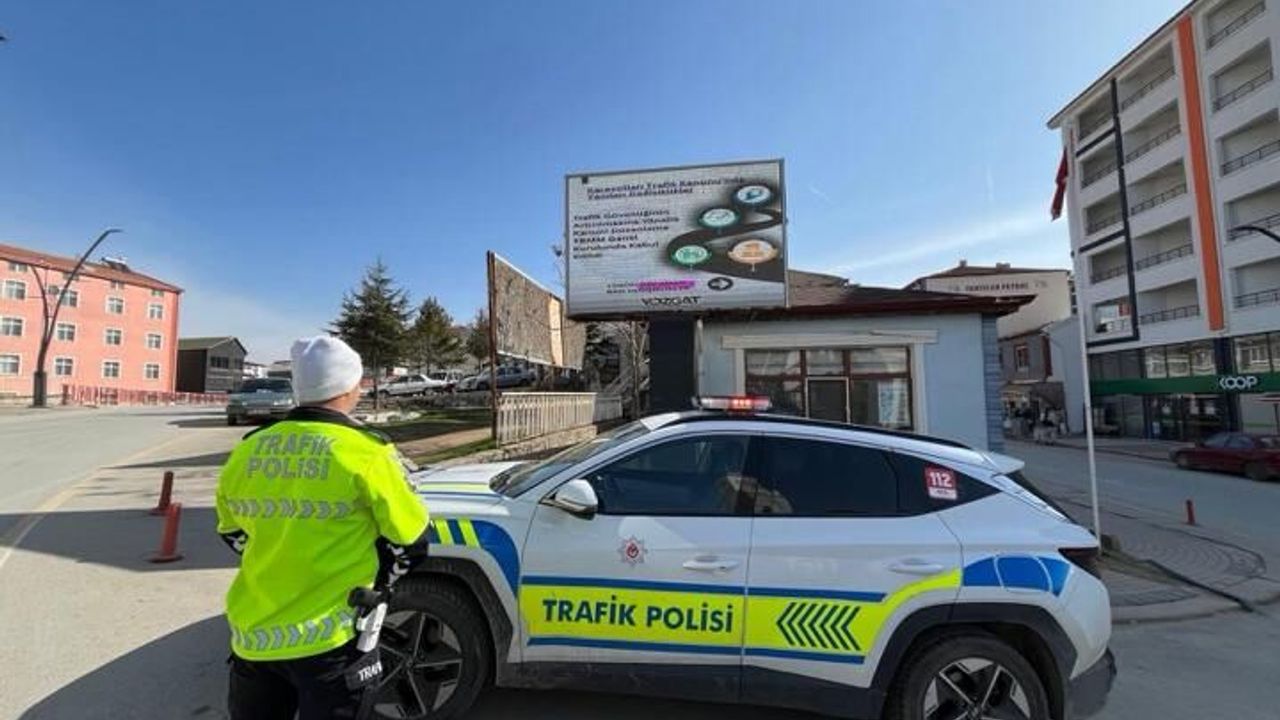 Şefaatli’de trafik kanunu değişiklikleri bilboard ve sosyal medyada duyurulacak