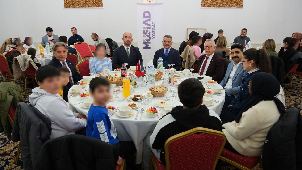 Vali Özkan çocuklarla iftarda bir araya geldi