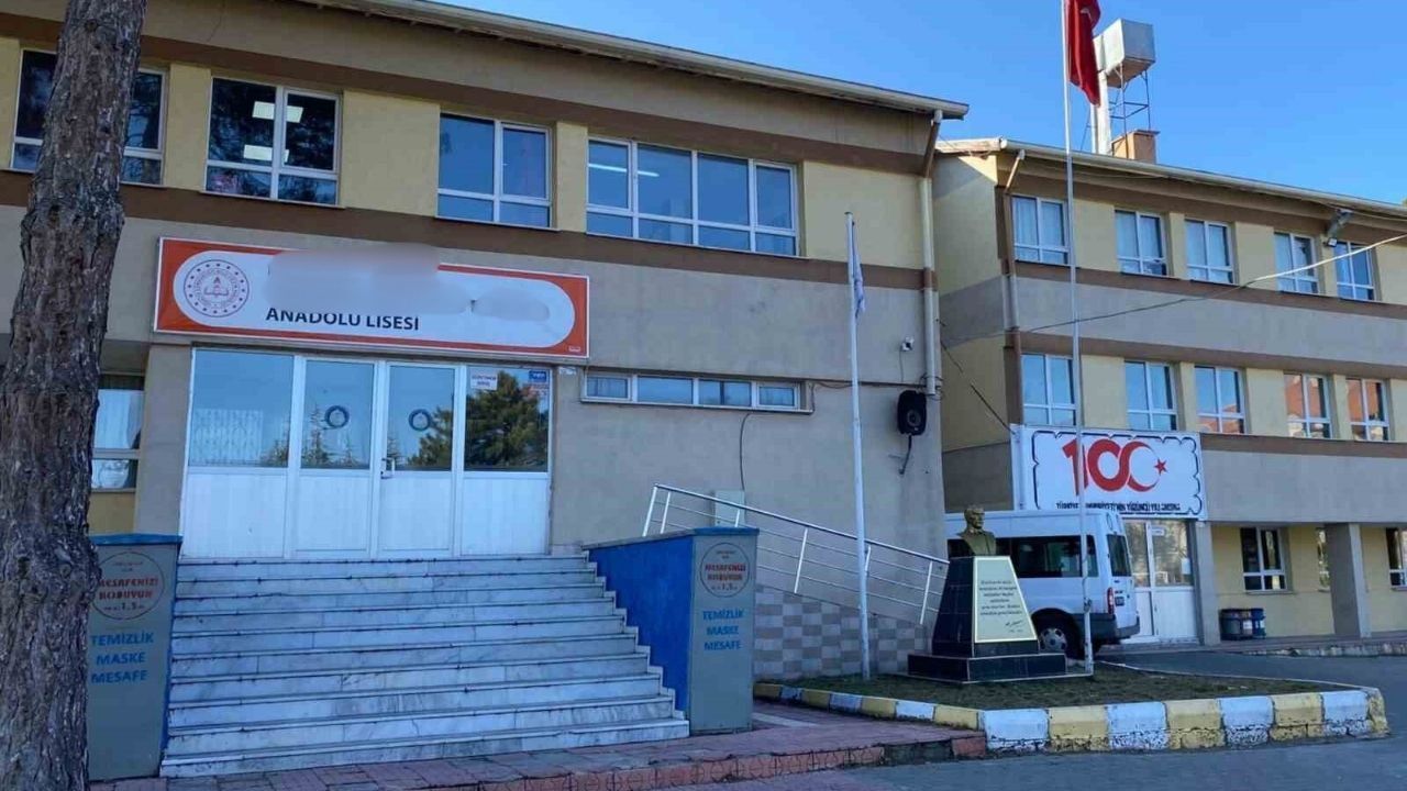 Kan donduran olay... Okulda ölü olarak bulundu