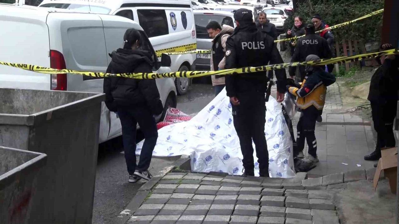 Camdan düşen kadın hayatını kaybetti