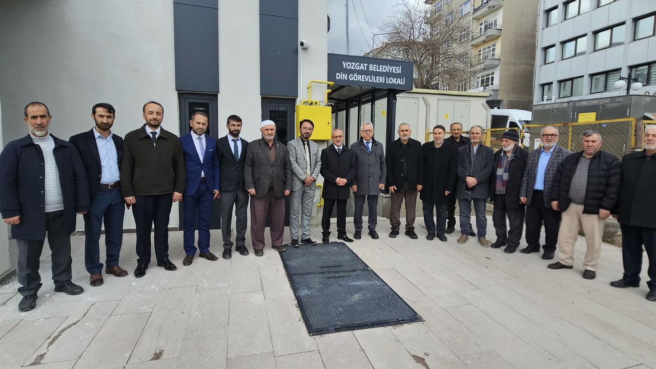 Yozgat Belediye Başkanı Kazım Arslan ve Müftü Nihat Kök, Din Görevlileri Derneğini ziyaret etti