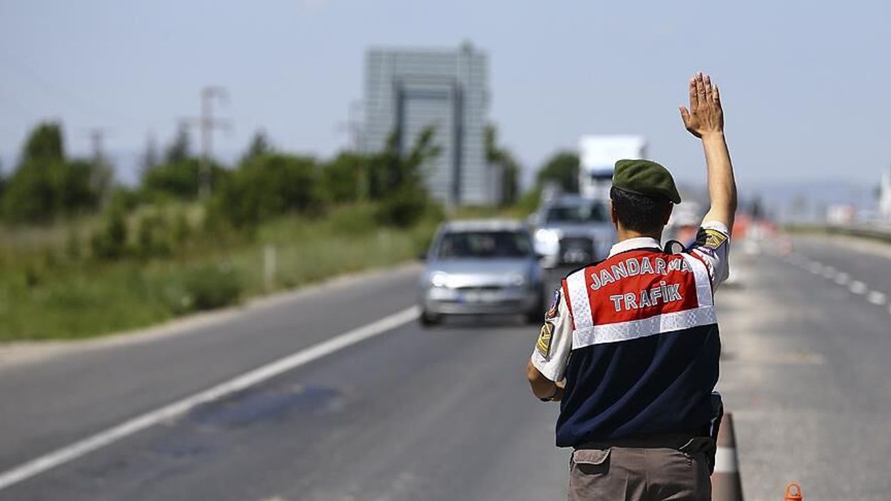 Yozgat’ta jandarmadan kaçan araç yakalandı: 200 bin TL ceza kesildi