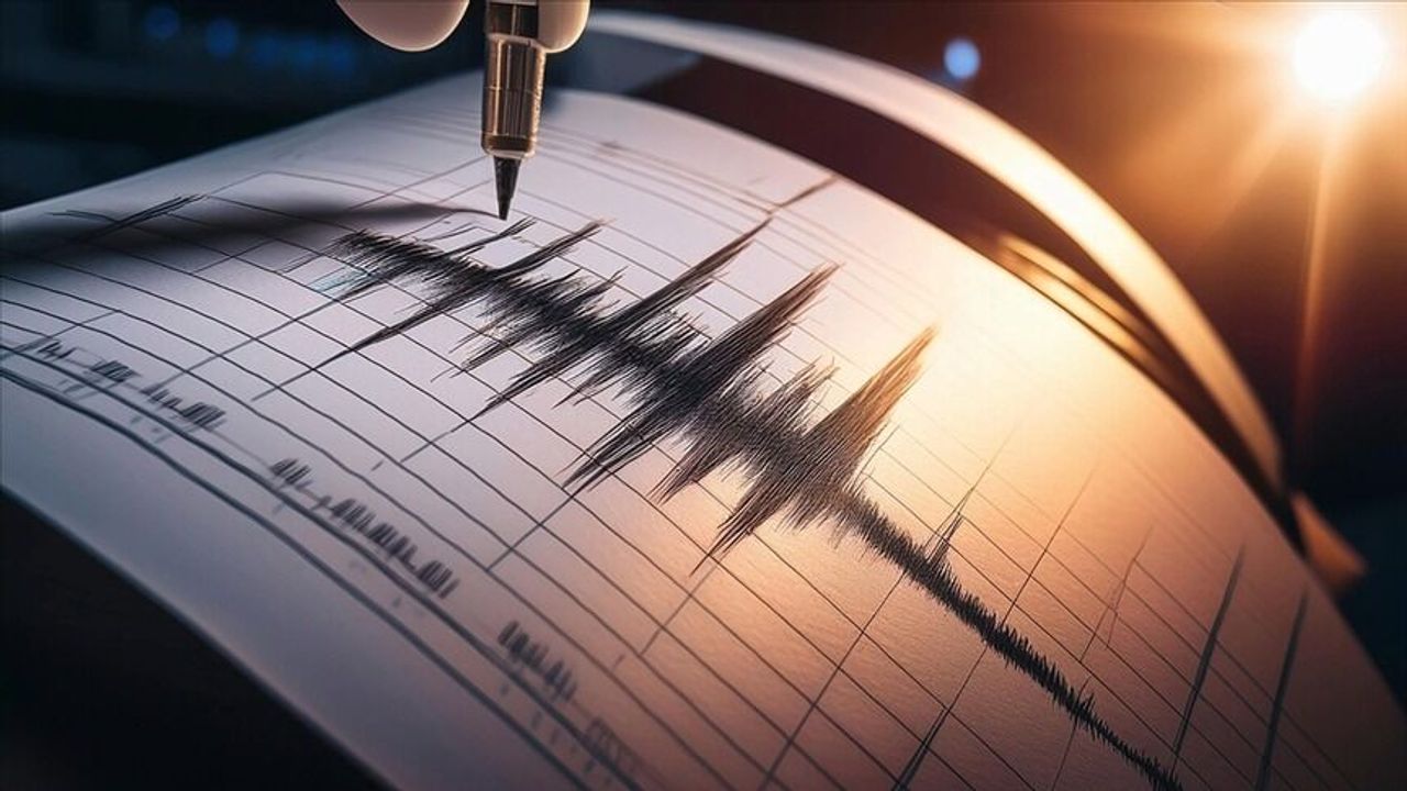 4,3 büyüklüğünde deprem: Çevre illerde de hissedildi