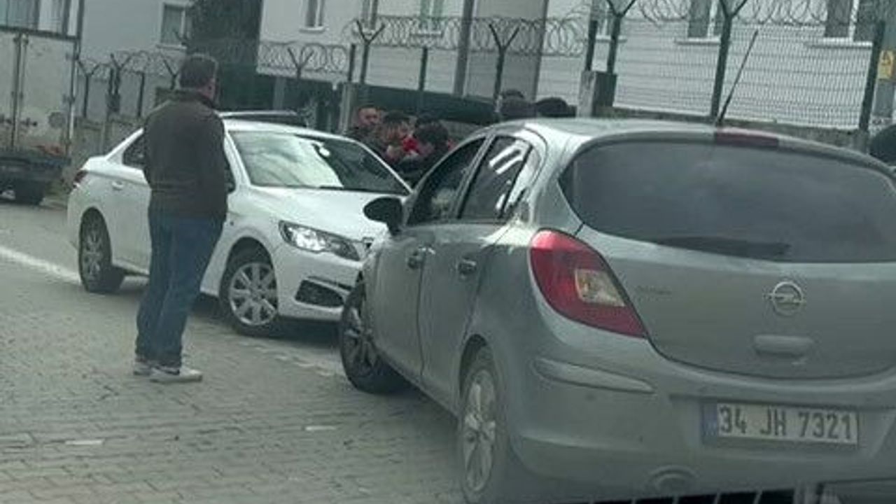Yol verme kavgasında kadınlar birbirine girdi