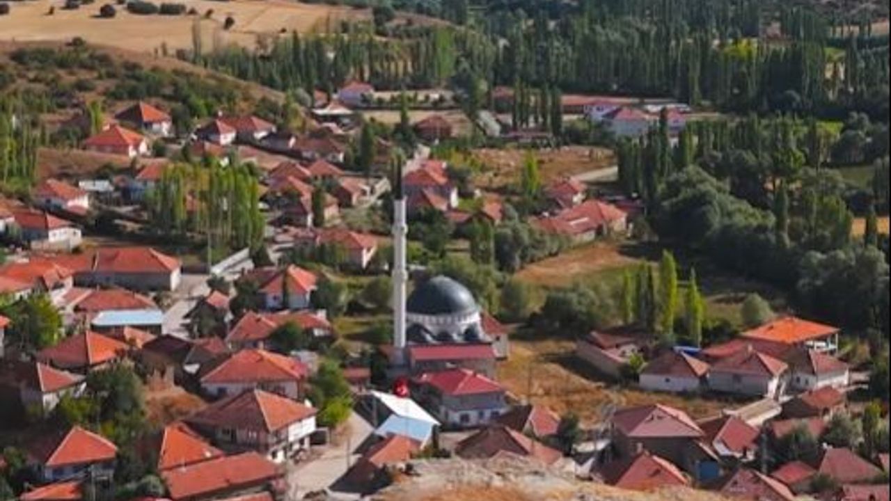 Akdağmadeni Kayakışla köyü havadan görüntülendi