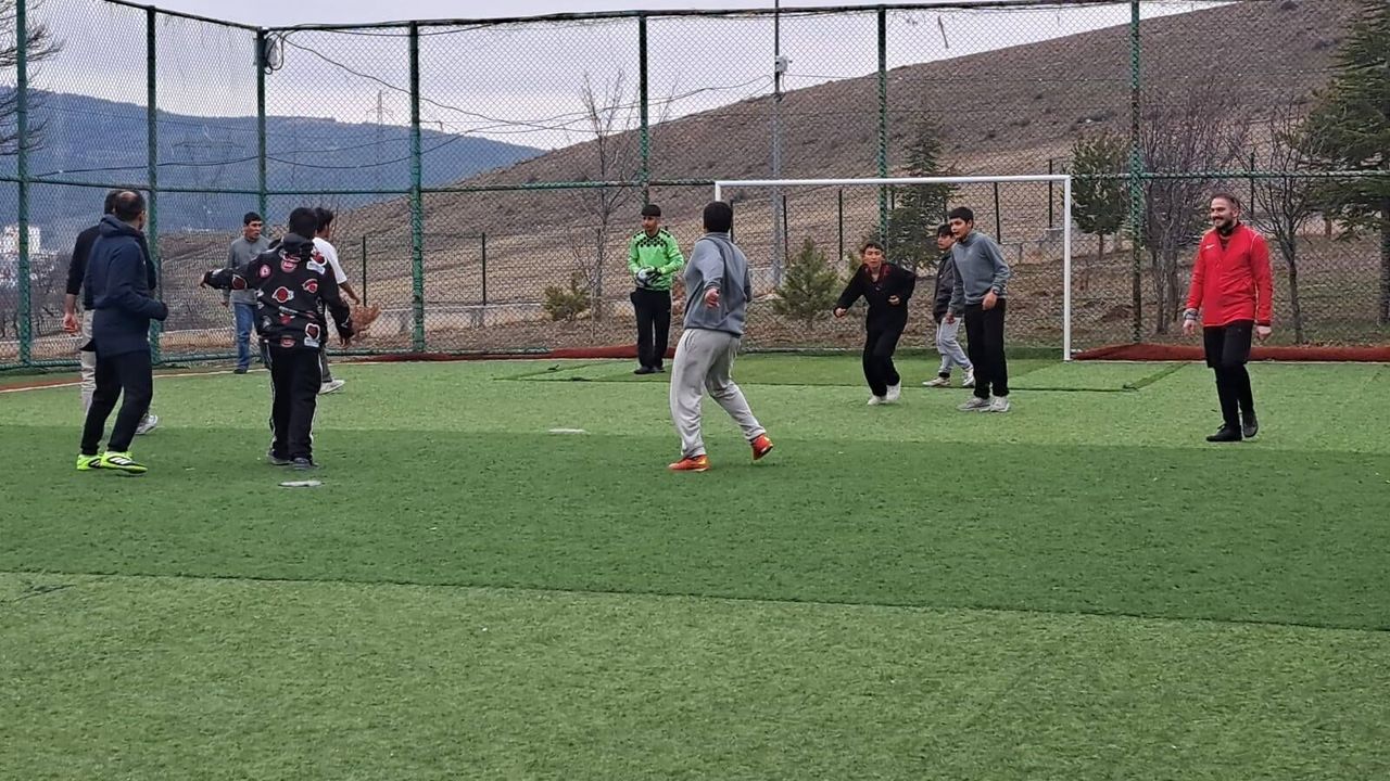 Yozgat’ta çocuk evlerinde futbol heyecanı