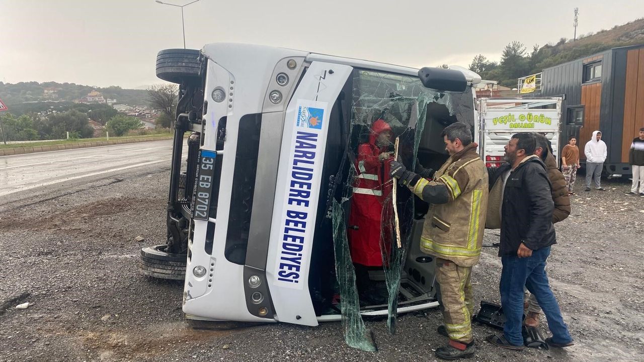 Sporcuları taşıyan otobüs devrildi: 4 yaralı