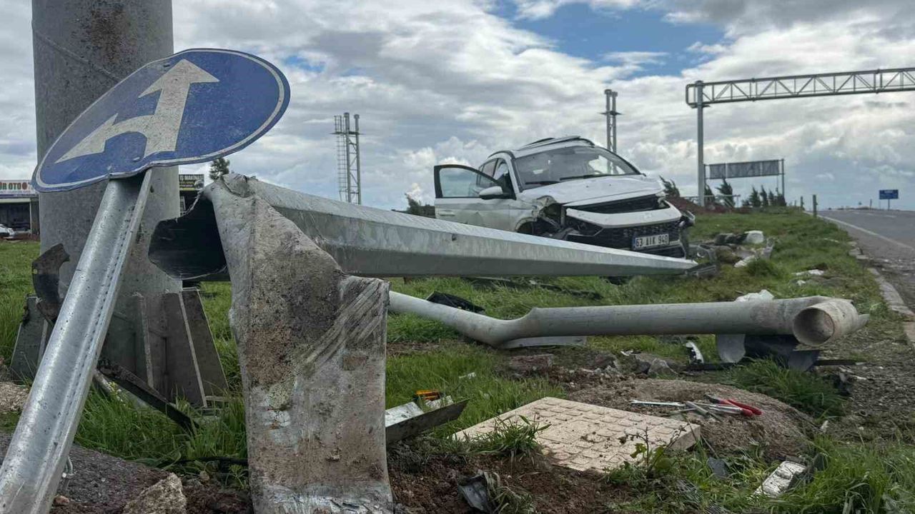 Okul servisinde feci kaza: 13’ü öğrenci 15 yaralı