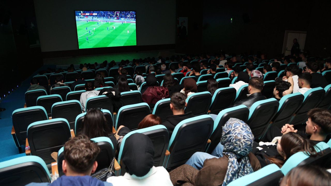 Bozok Üniversitesinde milli maç coşkusu