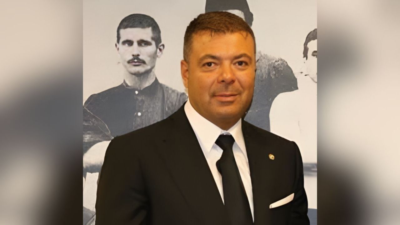 Özgür Bayraktar kimdir? Nereli? Babası kimdir? Hangi partiden? İstifa mı etti?